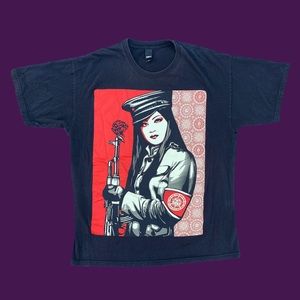 OBEY gun in hand tee